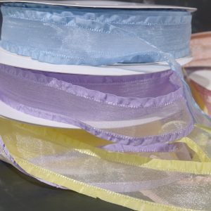 Wide-edge crinkle organza ribbon