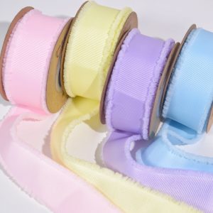 Wool-fringe ribbon